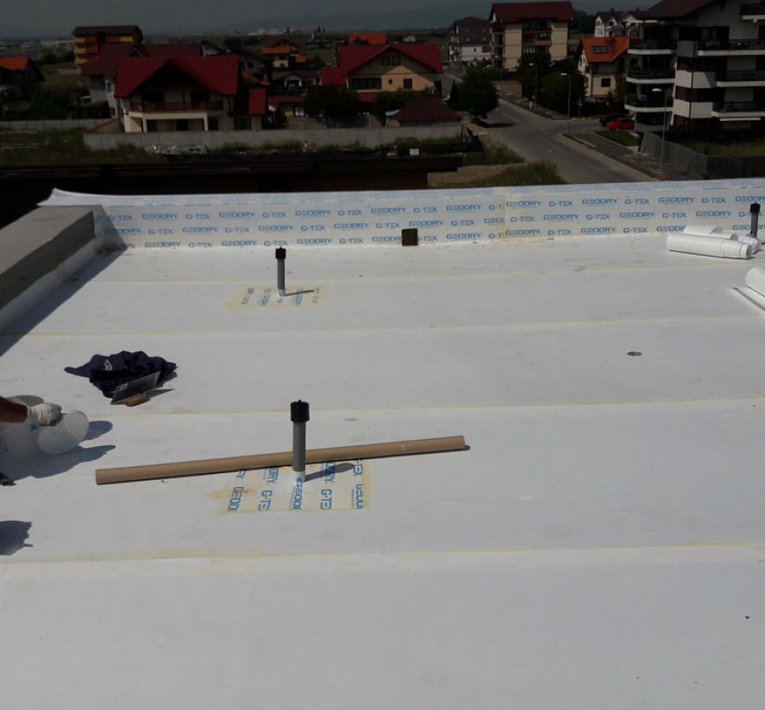 bloc-apartamente-acoperis